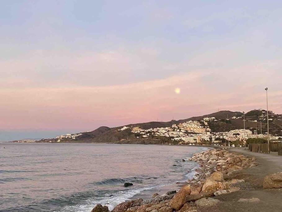 Apartamentos Rio Marinas 15 Playazo Beach Nerja Eksteriør billede