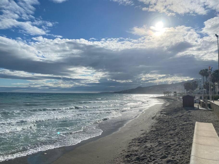 Apartamentos Rio Marinas 15 Playazo Beach Nerja Eksteriør billede